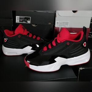 AIR JORDAN MAX AURA6 DNA MEN'S US SZ10 BRAND NEW IN BOX